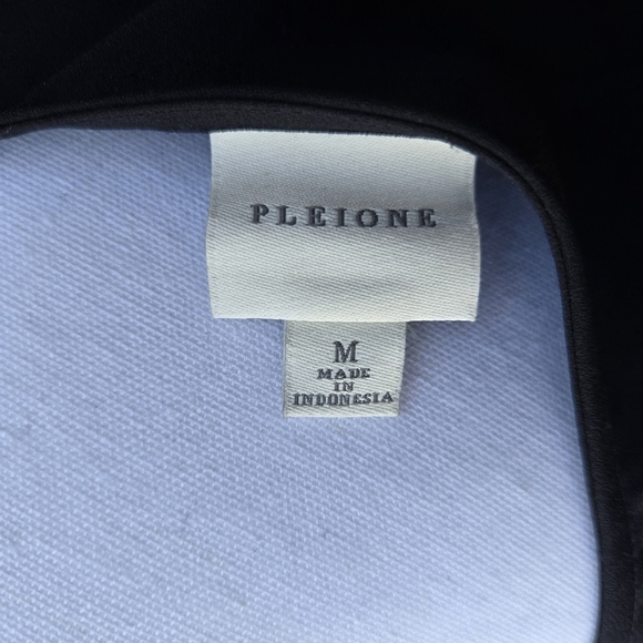 Pleione Medium Black Blouse with Ruffle Sleeves Light Weight Sheer Minimalist - Picture 5 of 8